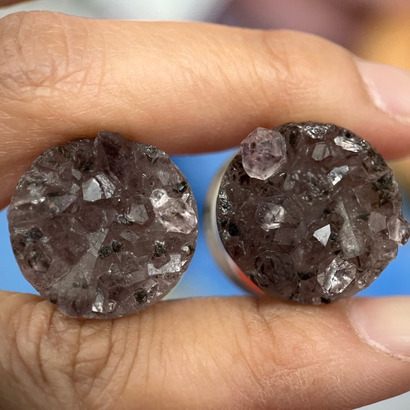 Oracle Rough Faced Amethyst Plugs in 19mm - Picture 3 of 10